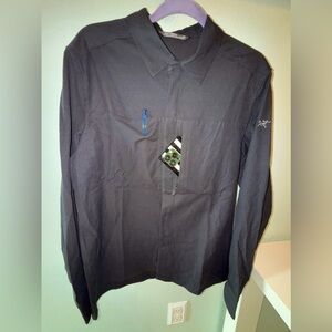 Arc’Teryx Levon Overshirt, Black, S **Sale price**- missing one snap closure)